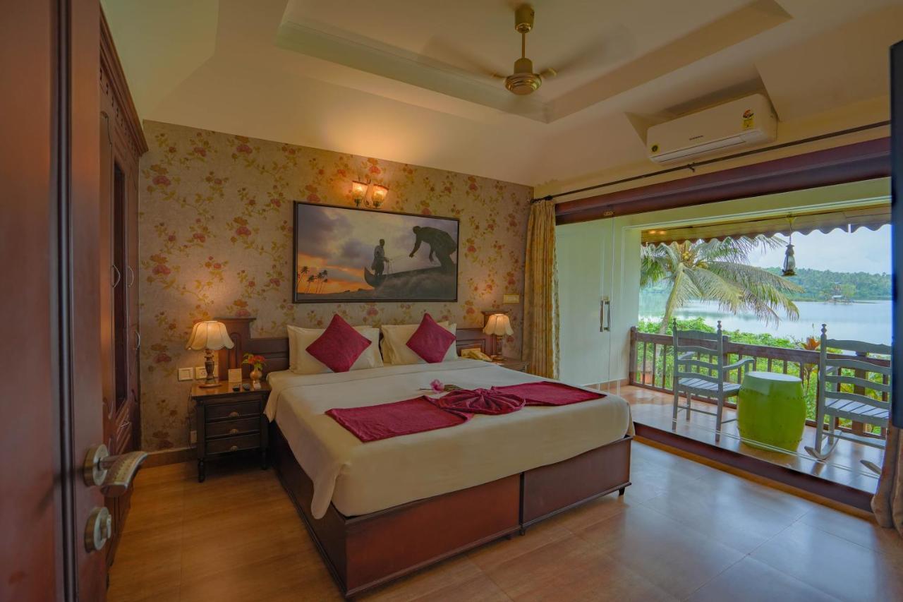 Fragrant Nature Backwater Resort & Ayurveda Spa Kollam Dış mekan fotoğraf