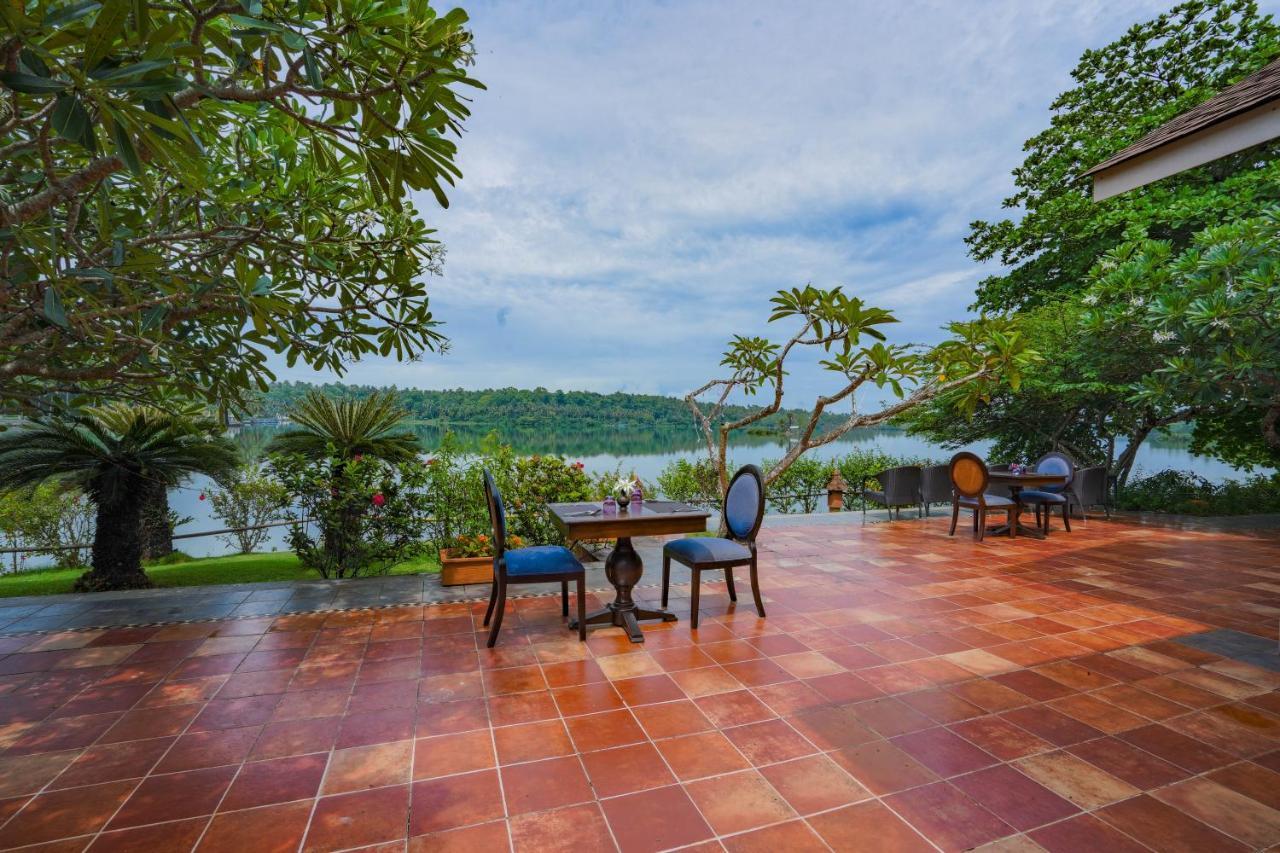 Fragrant Nature Backwater Resort & Ayurveda Spa Kollam Dış mekan fotoğraf