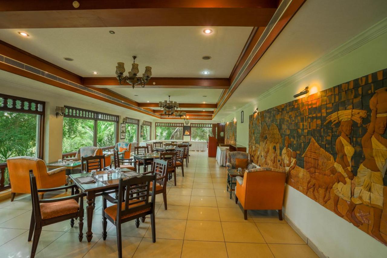 Fragrant Nature Backwater Resort & Ayurveda Spa Kollam Dış mekan fotoğraf