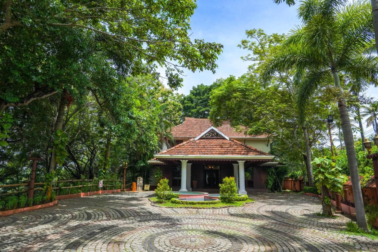 Fragrant Nature Backwater Resort & Ayurveda Spa Kollam Dış mekan fotoğraf