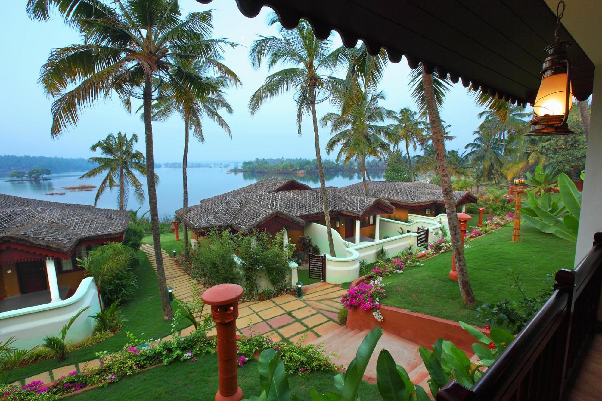 Fragrant Nature Backwater Resort & Ayurveda Spa Kollam Oda fotoğraf