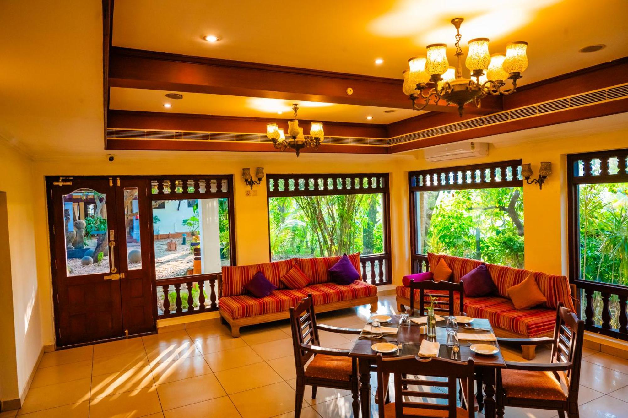 Fragrant Nature Backwater Resort & Ayurveda Spa Kollam Dış mekan fotoğraf