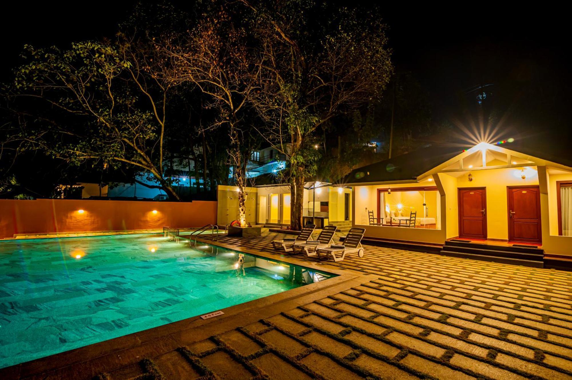 Fragrant Nature Backwater Resort & Ayurveda Spa Kollam Dış mekan fotoğraf