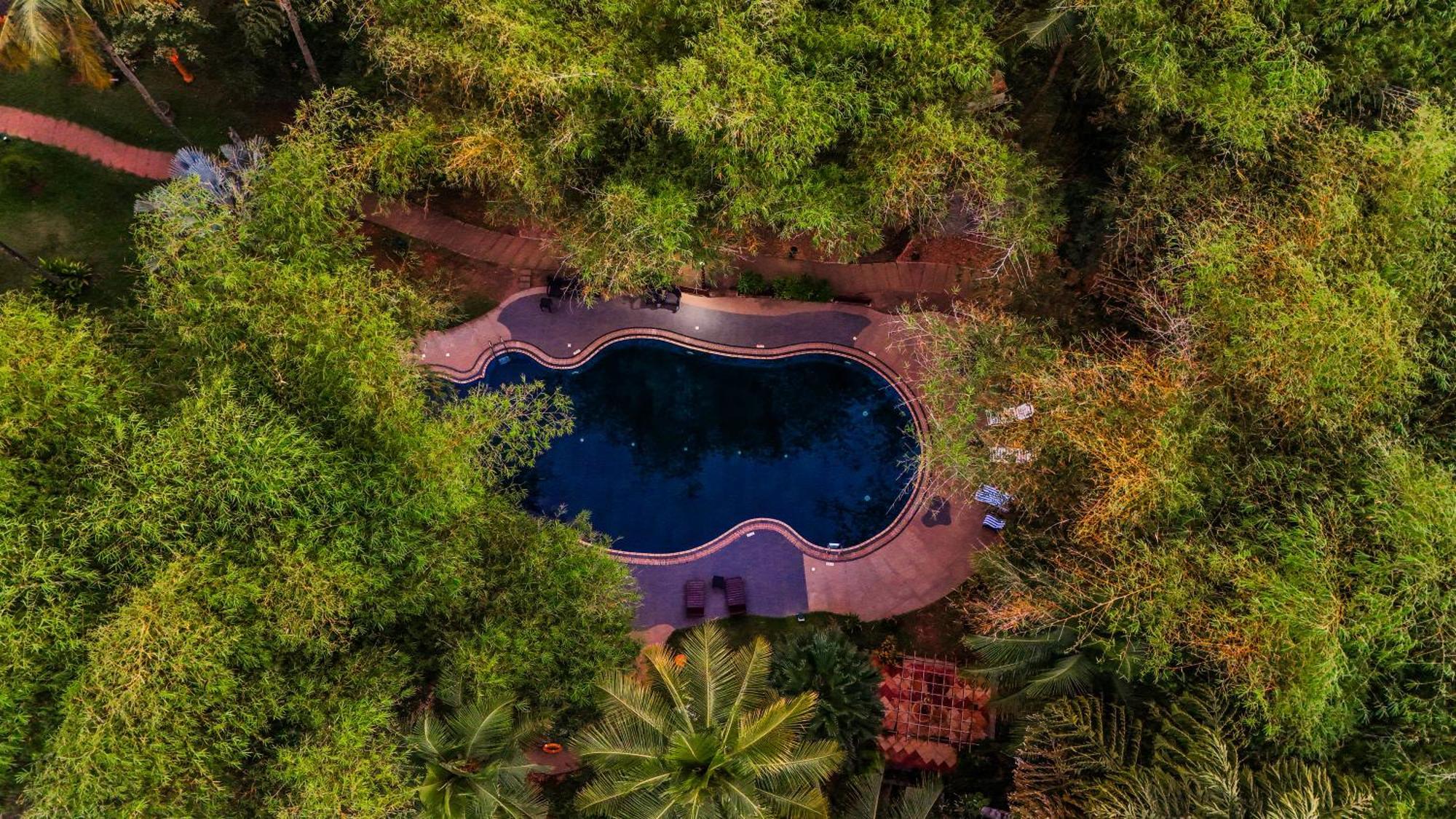 Fragrant Nature Backwater Resort & Ayurveda Spa Kollam Dış mekan fotoğraf