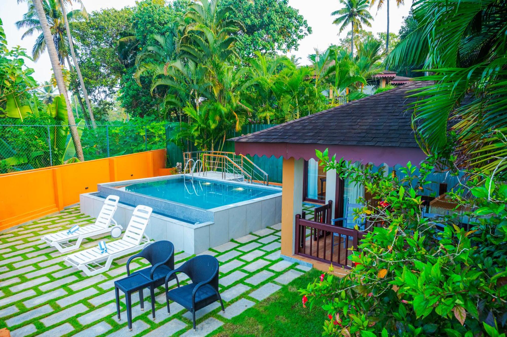 Fragrant Nature Backwater Resort & Ayurveda Spa Kollam Dış mekan fotoğraf