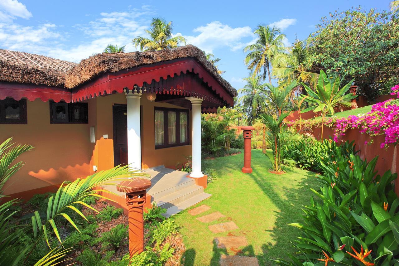 Fragrant Nature Backwater Resort & Ayurveda Spa Kollam Dış mekan fotoğraf